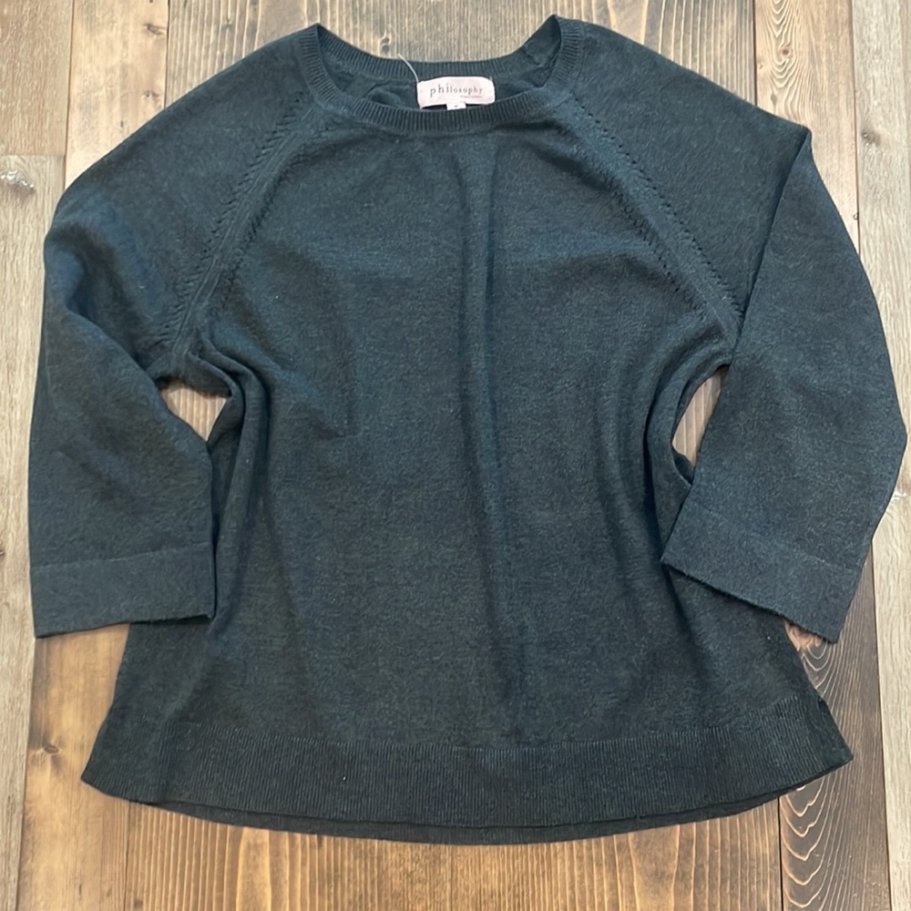 Philosophy womens sweater with wide shorten sleeves, in good condition!